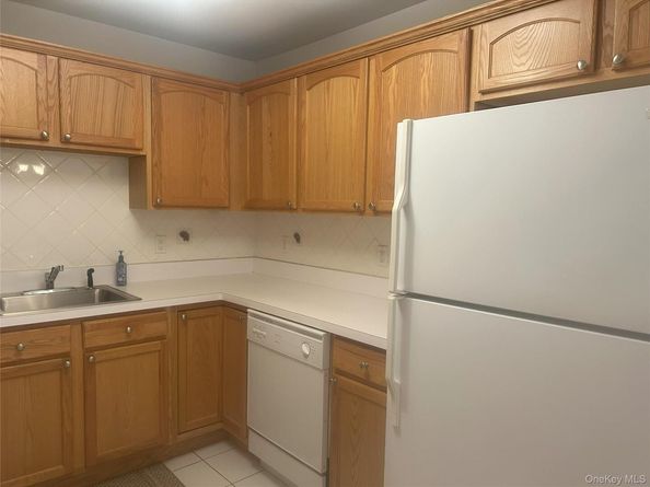 1082 Savoy Drive, Melville NY 11747