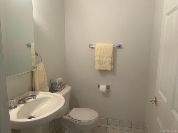 1082 Savoy Drive, Melville NY 11747
