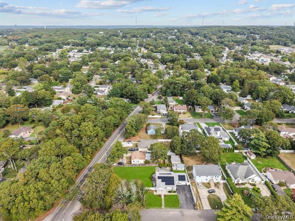 111 Cedar Oaks Avenue, Farmingville NY 11738
