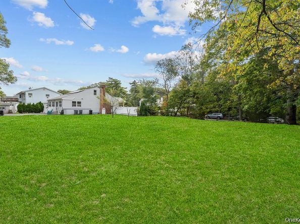 111 Cedar Oaks Avenue, Farmingville NY 11738