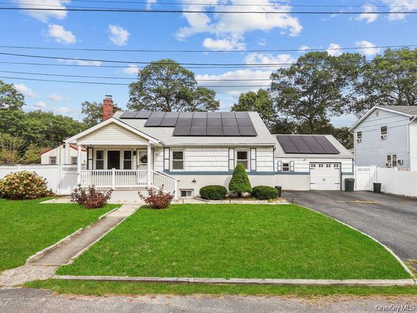 111 Cedar Oaks Avenue, Farmingville NY 11738