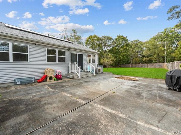 111 Cedar Oaks Avenue, Farmingville NY 11738