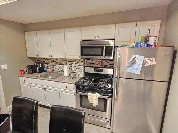 2553 Fish Avenue, Bronx NY 10469