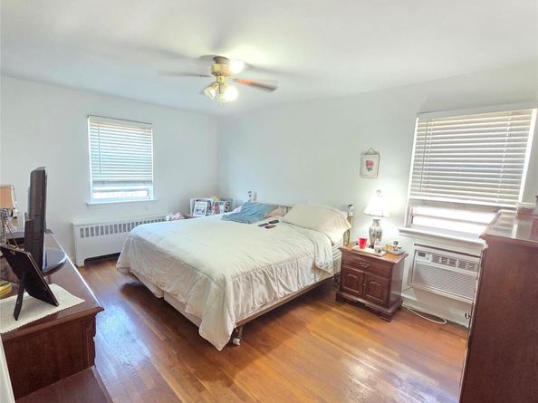 2553 Fish Avenue, Bronx NY 10469