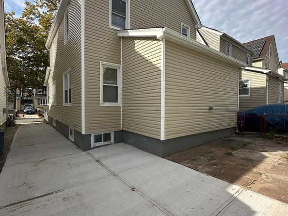 215-11 112 Avenue, Queens Village NY 11429