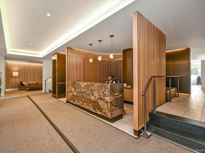 70-25 yellowstone Boulevard 14m, Forest Hills NY 11375