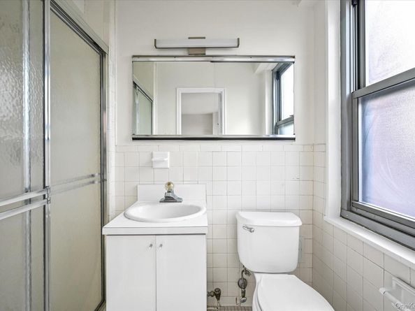 70-25 yellowstone Boulevard 14m, Forest Hills NY 11375