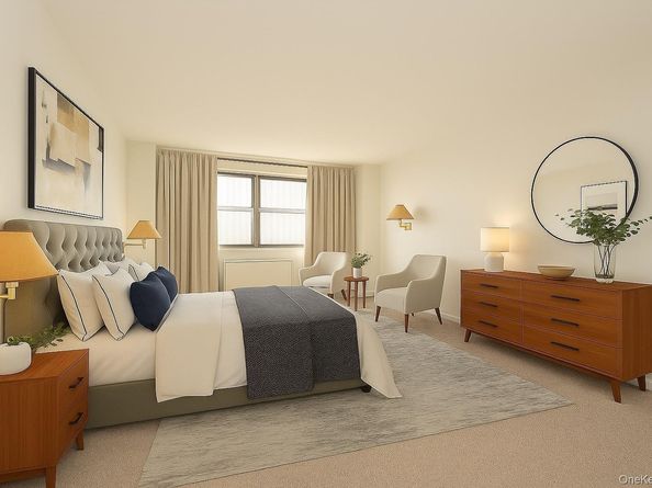 70-25 yellowstone Boulevard 14m, Forest Hills NY 11375