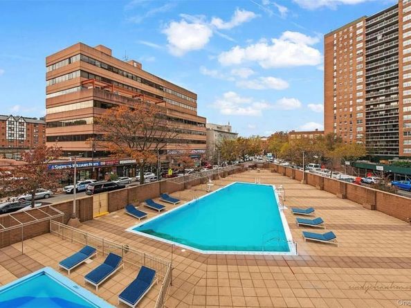 70-25 yellowstone Boulevard 14m, Forest Hills NY 11375