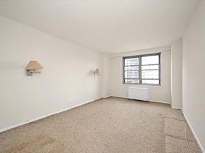 70-25 yellowstone Boulevard 14m, Forest Hills NY 11375