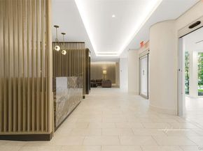 70-25 yellowstone Boulevard 14m, Forest Hills NY 11375