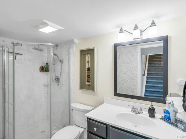 17 Wren Drive, Hauppauge NY 11788
