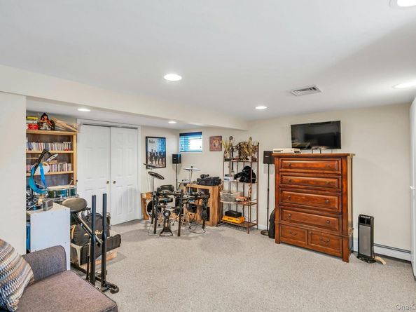 17 Wren Drive, Hauppauge NY 11788
