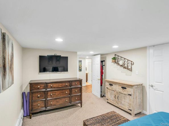 17 Wren Drive, Hauppauge NY 11788