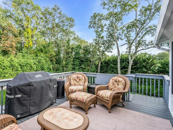17 Wren Drive, Hauppauge NY 11788