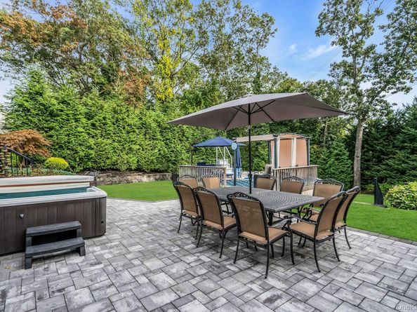 17 Wren Drive, Hauppauge NY 11788