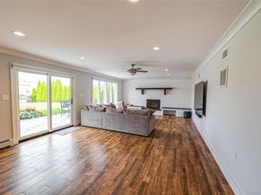 11 Dolphin Lane, West Islip NY 11795