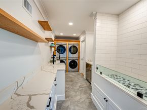 11 Dolphin Lane, West Islip NY 11795