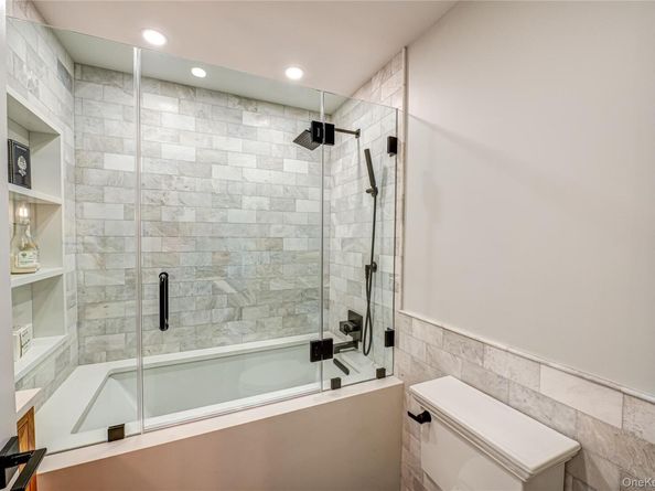 11 Dolphin Lane, West Islip NY 11795