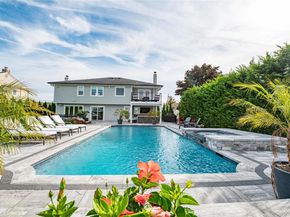 11 Dolphin Lane, West Islip NY 11795