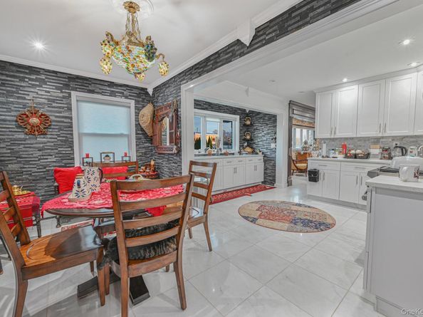 38 Quarry Lane, Levittown NY 11756