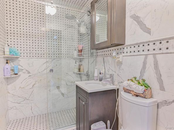 38 Quarry Lane, Levittown NY 11756