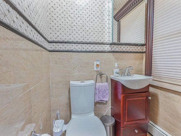 38 Quarry Lane, Levittown NY 11756