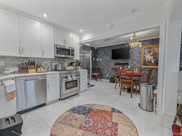 38 Quarry Lane, Levittown NY 11756