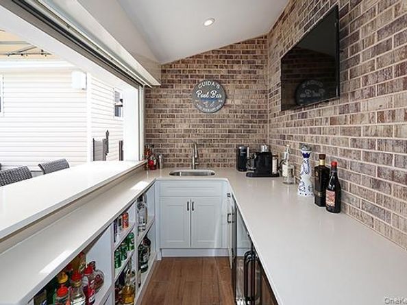 956 Hancock Avenue, Franklin Square NY 11010