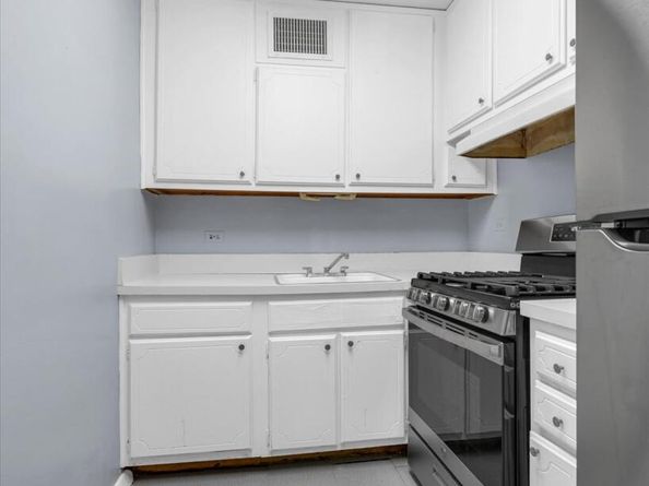 6636 Yellowstone Boulevard 21C, Forest Hills NY 11375