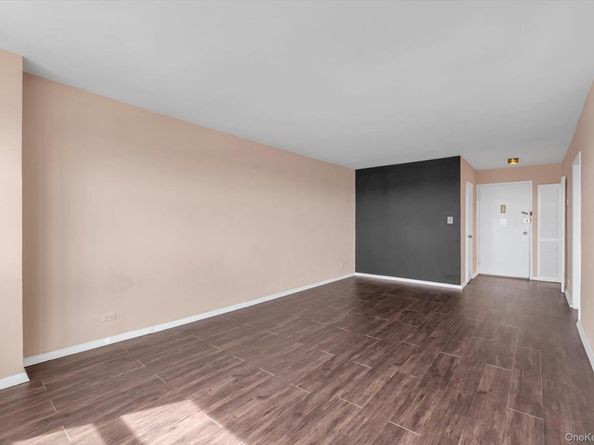 6636 Yellowstone Boulevard 21C, Forest Hills NY 11375