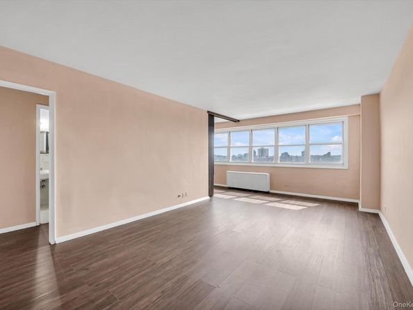6636 Yellowstone Boulevard 21C, Forest Hills NY 11375