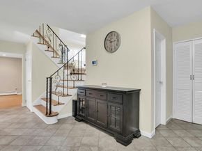 21 E Hill Drive, Smithtown NY 11787