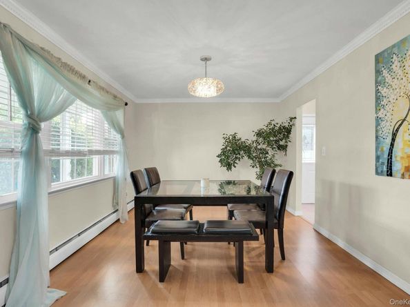 21 E Hill Drive, Smithtown NY 11787