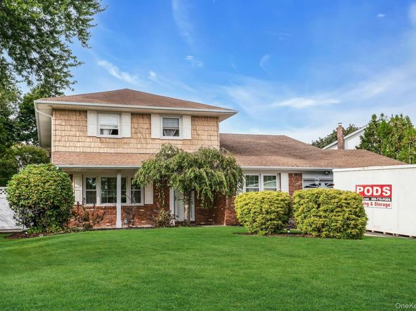 21 E Hill Drive, Smithtown NY 11787