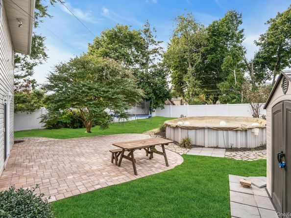 21 E Hill Drive, Smithtown NY 11787