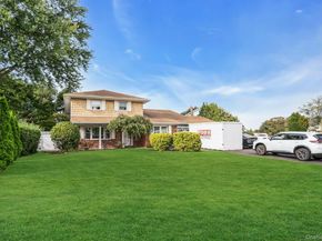 21 E Hill Drive, Smithtown NY 11787