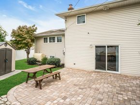 21 E Hill Drive, Smithtown NY 11787