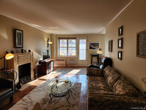 700 Shore Road 4K, Long Beach NY 11561