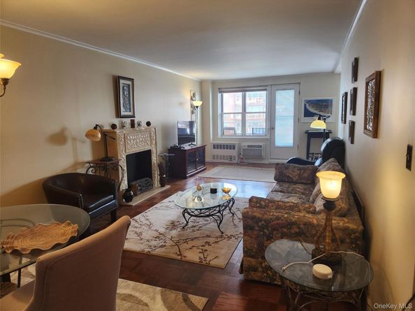 700 Shore Road 4K, Long Beach NY 11561