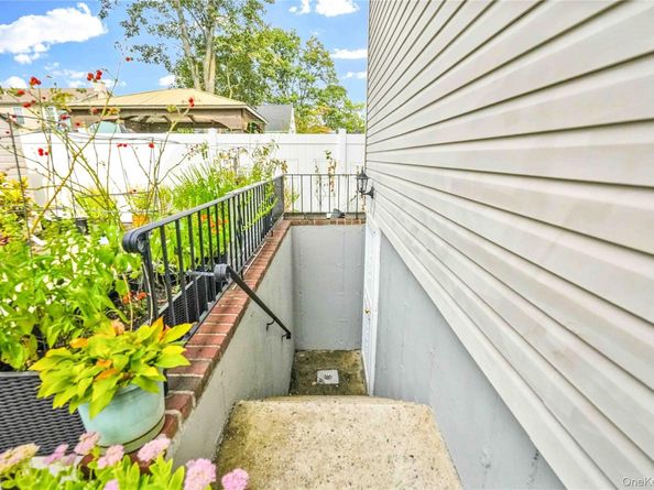 402 Clinton Avenue, Rockville Centre NY 11570