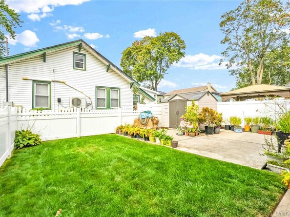 402 Clinton Avenue, Rockville Centre NY 11570