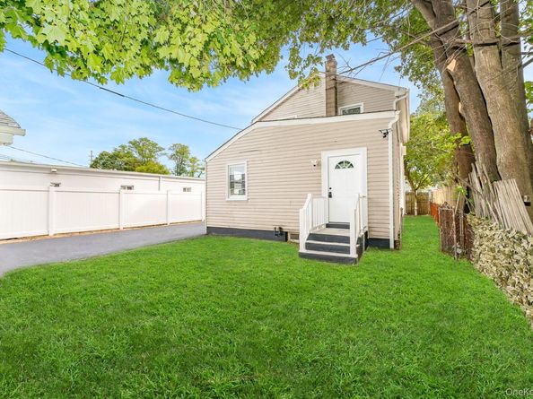 24 Calvert Avenue, West Babylon NY 11704
