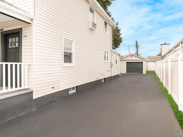 24 Calvert Avenue, West Babylon NY 11704