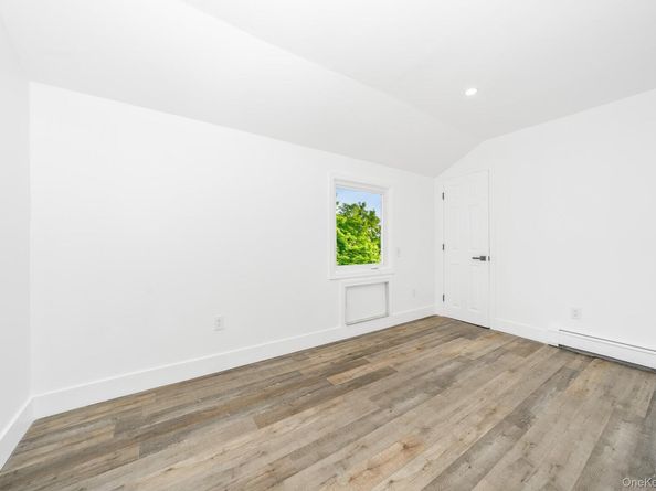 24 Calvert Avenue, West Babylon NY 11704