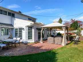 11 Foster Lane, Westbury NY 11590