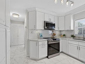 11 Foster Lane, Westbury NY 11590