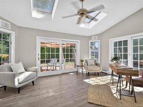 11 Foster Lane, Westbury NY 11590