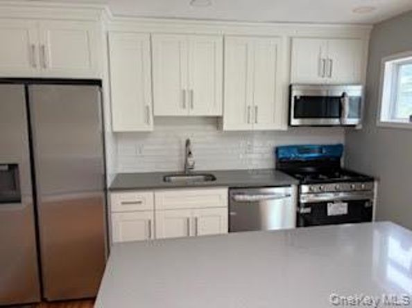 37 E Maple Street, Central Islip NY 11722