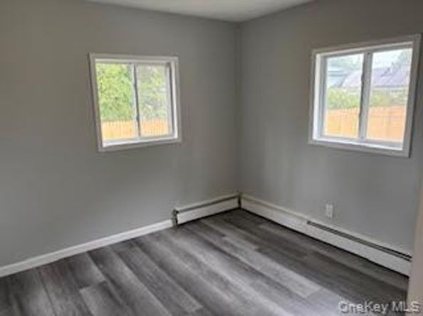 37 E Maple Street, Central Islip NY 11722